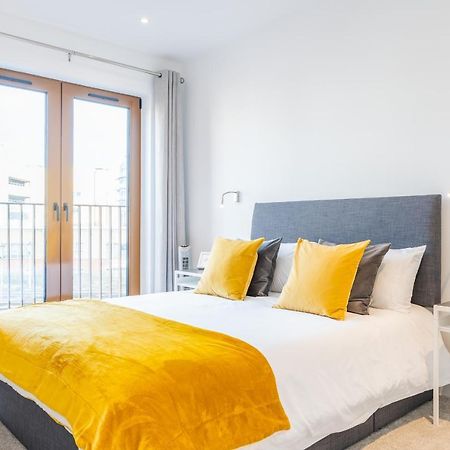 St Albans 2 Bed Luxury City Apartment, 5 Mins Walk To Train & Allocated Parking Exteriör bild