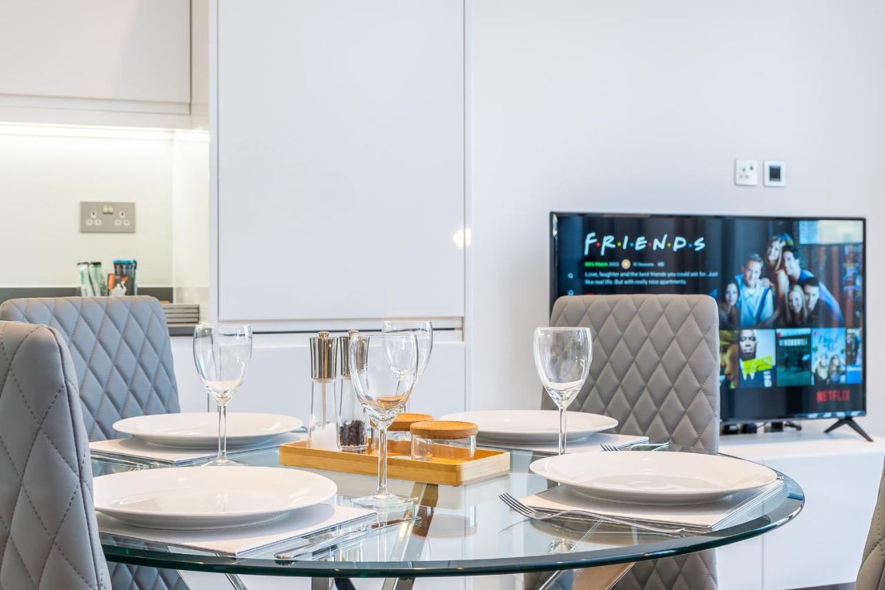 St Albans 2 Bed Luxury City Apartment, 5 Mins Walk To Train & Allocated Parking Exteriör bild