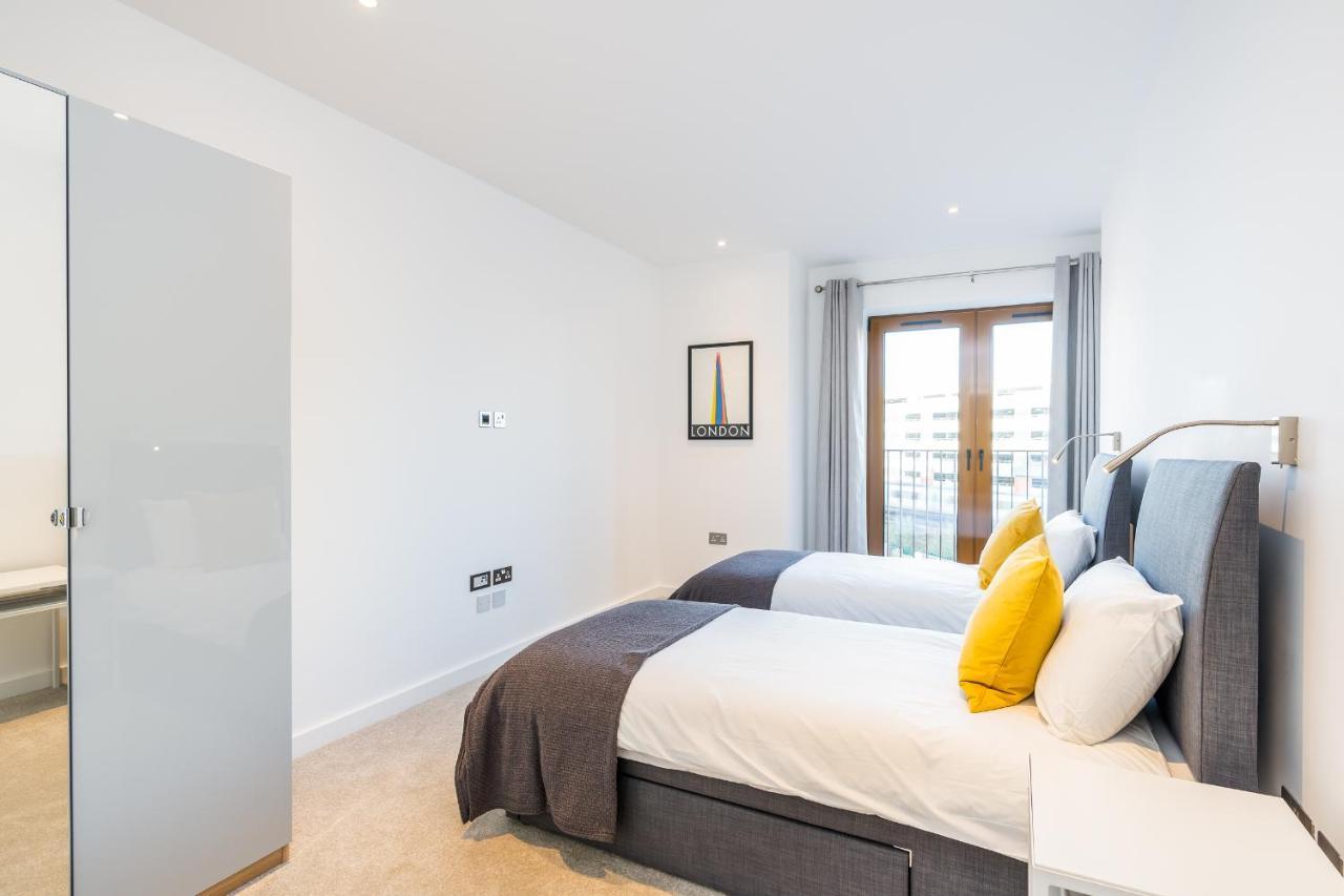 St Albans 2 Bed Luxury City Apartment, 5 Mins Walk To Train & Allocated Parking Exteriör bild