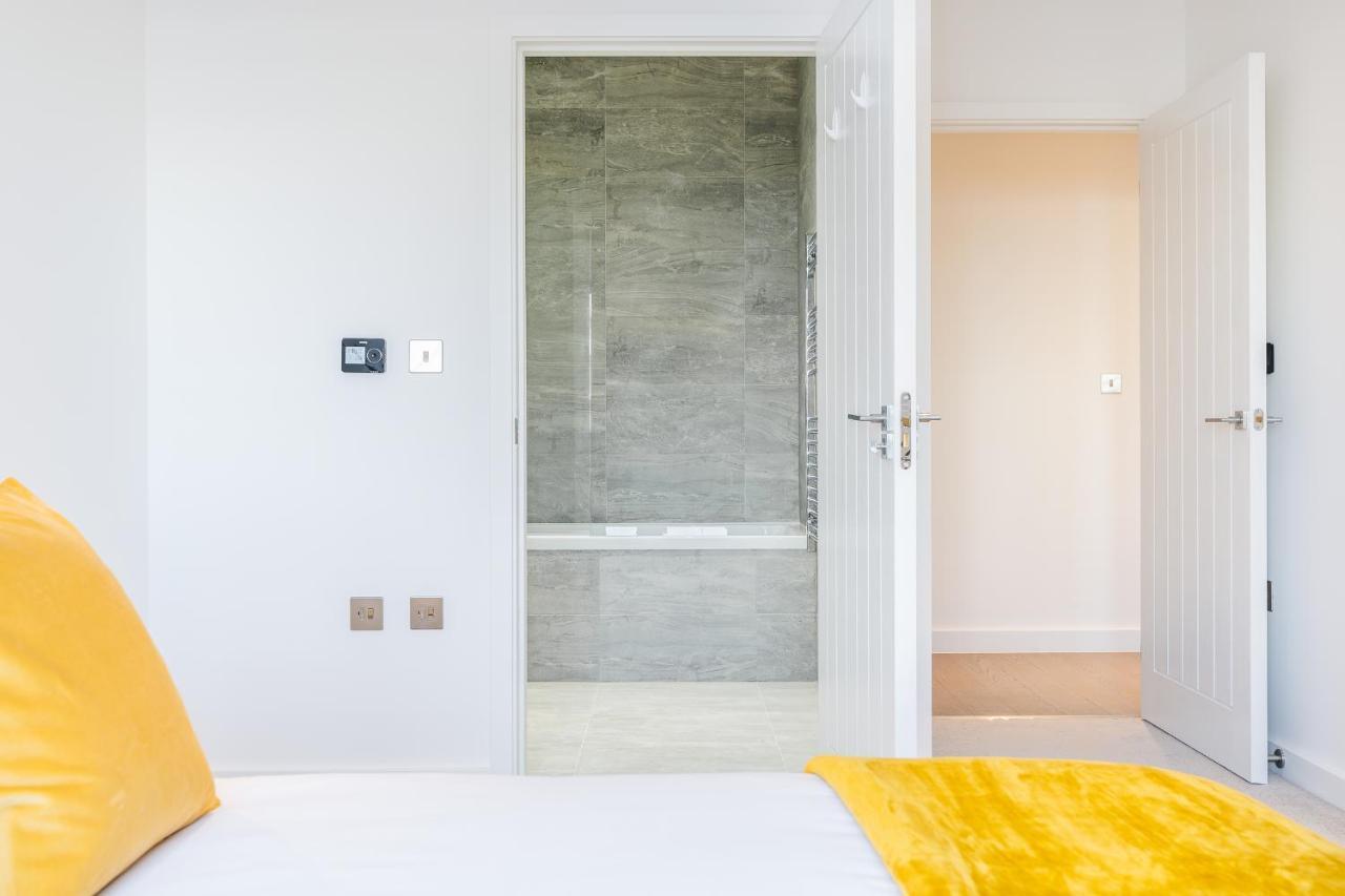 St Albans 2 Bed Luxury City Apartment, 5 Mins Walk To Train & Allocated Parking Exteriör bild